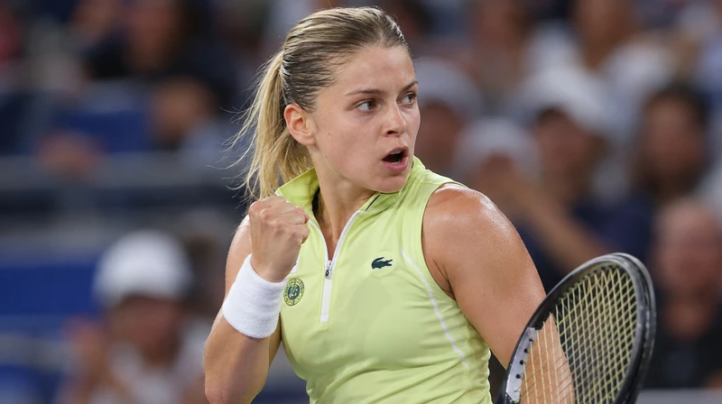 Майя Хвалиньска обыграла Игу Швентек и вышла в финал WTA 1000 в Ухане